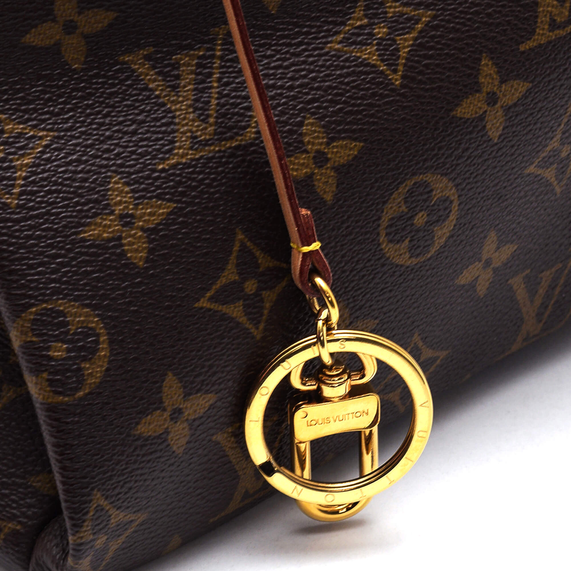 Louis Vuitton - Monogram Canvas MM Artsy Bag 